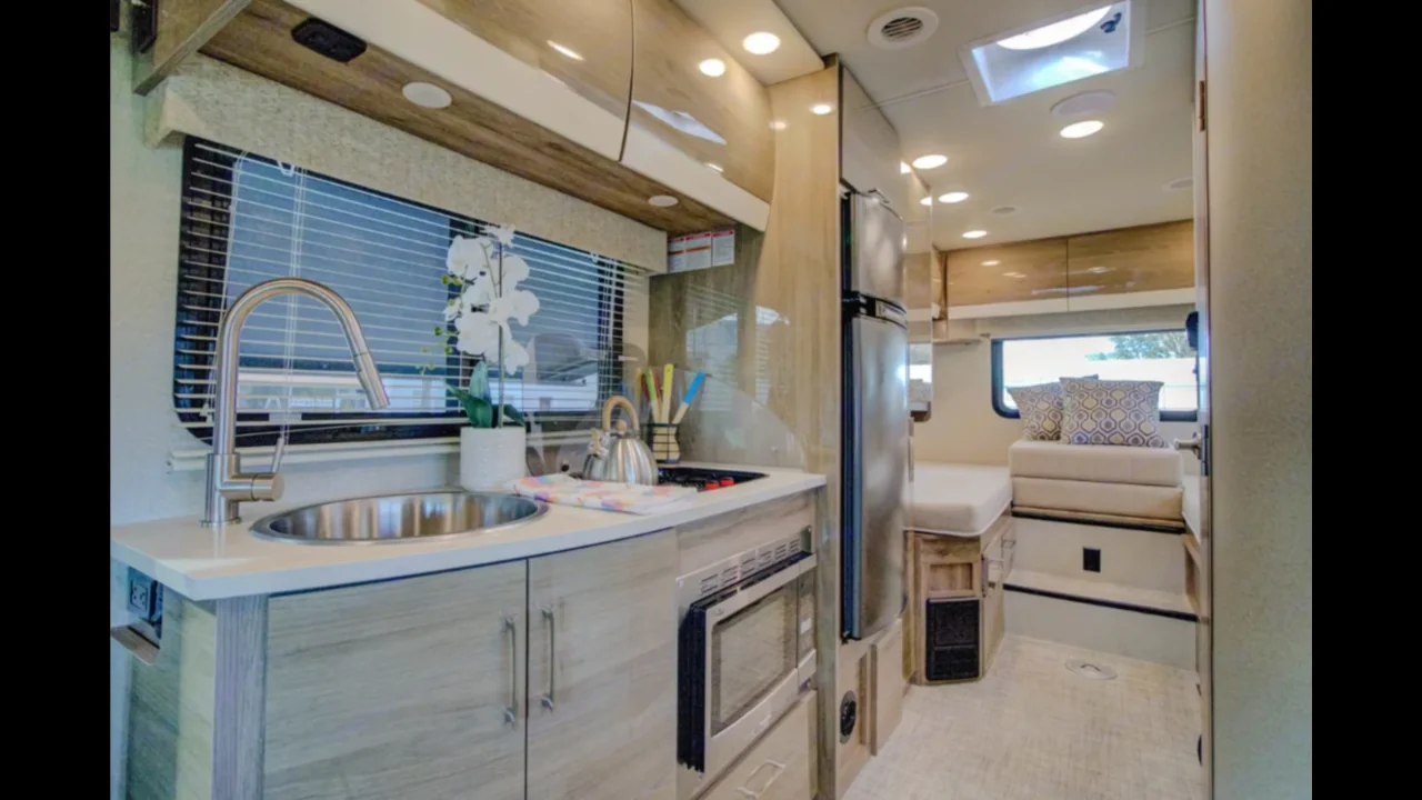 Entegra Qwest 24T — photo 5