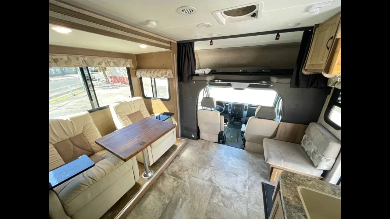 Coachmen Prism — photo 2